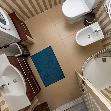 With Private Pool Laumes Juosta *