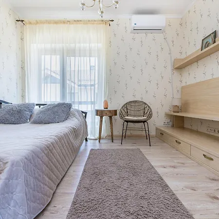 Villa With Private Pool Laumes Juosta *