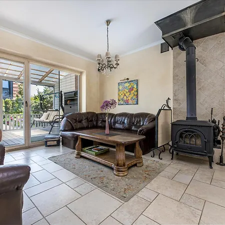 With Private Pool Laumes Juosta *