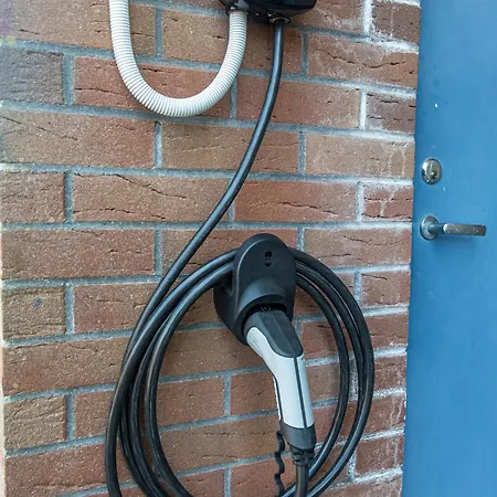 With Private Pool Laumes Juosta