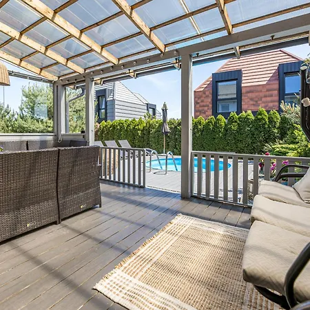 With Private Pool Laumes Juosta *