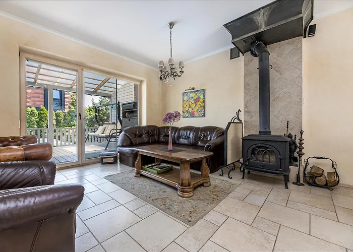 With Private Pool Laumes Juosta *